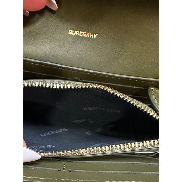 New Burberry Calf Leather Halton Check Continental Wallet Green Snug $720 - Picture 10 of 10